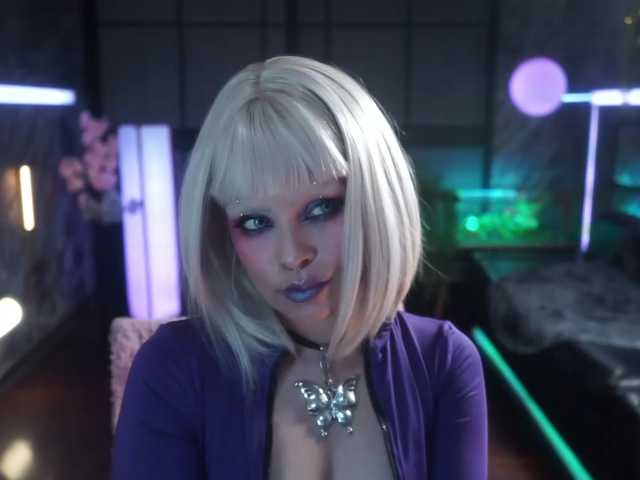 Alessa-Goreng, live now on BongaCams