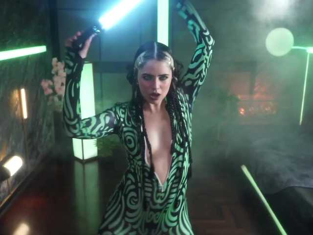 Alessa-Goreng's BongaCams show and profile