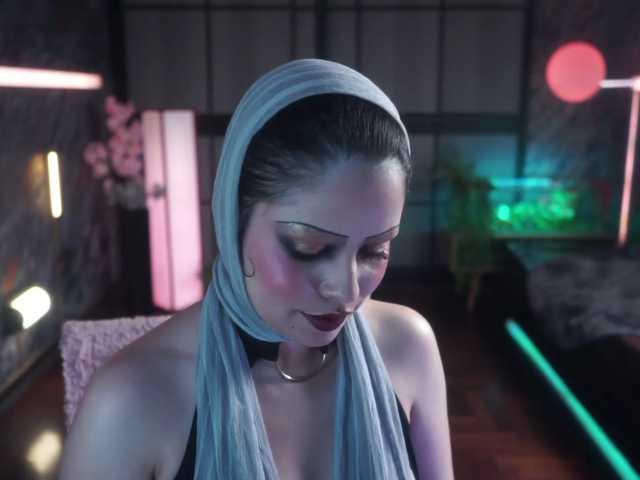Alessa-Goreng live cam on BongaCams
