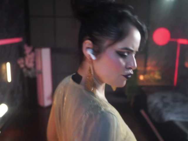 Alessa-Goreng live cam on BongaCams
