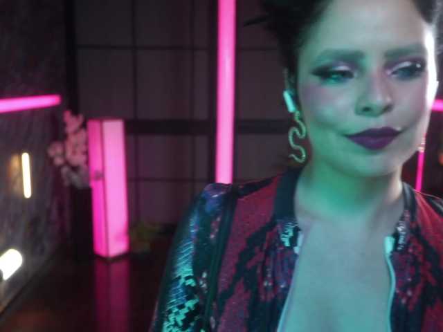 Alessa-Goreng live cam on BongaCams