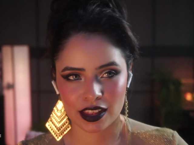 Alessa-Goreng live cam on BongaCams