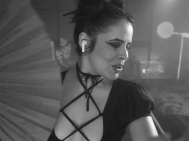 Alessa-Goreng live cam on BongaCams