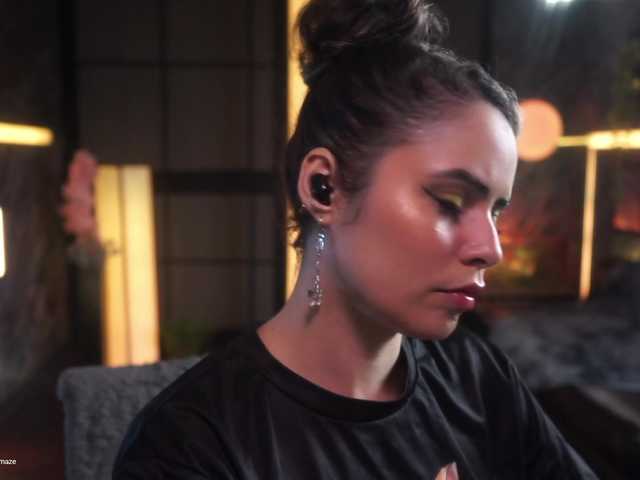Alessa-Goreng live cam on BongaCams