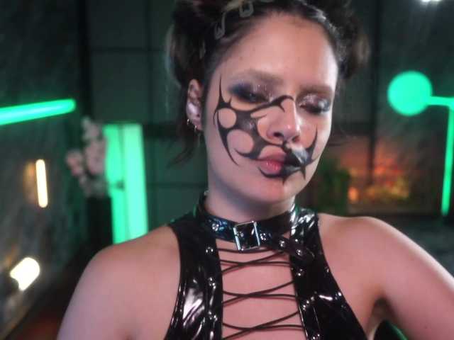 Alessa-Goreng live cam on BongaCams
