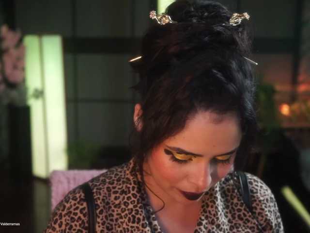 Alessa-Goreng live cam on BongaCams