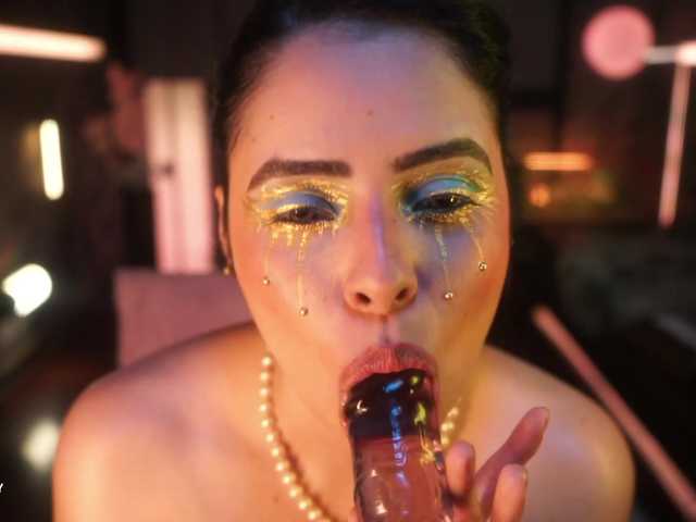 Alessa-Goreng live cam on BongaCams