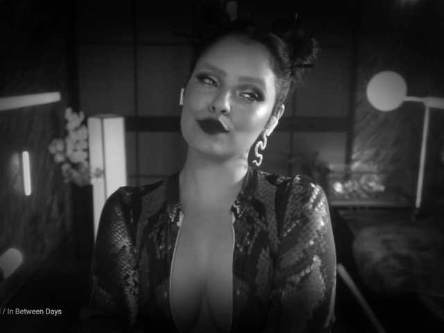 Alessa-Goreng live cam on BongaCams