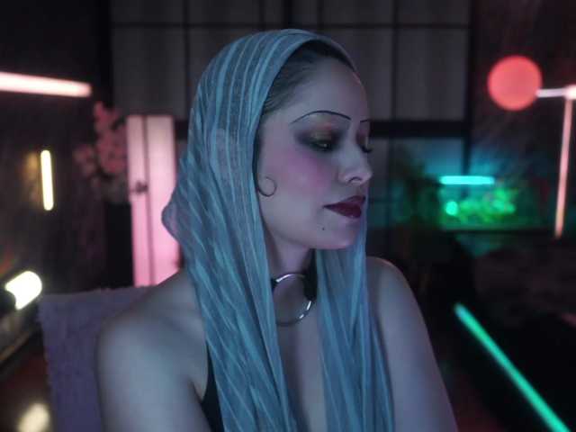 Alessa-Goreng live cam on BongaCams