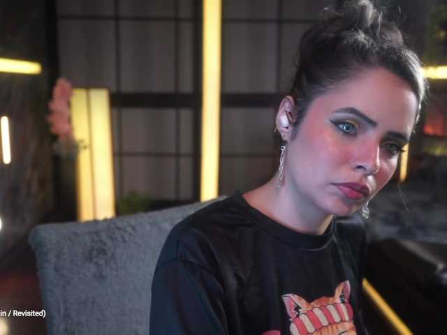 Alessa-Goreng live cam on BongaCams