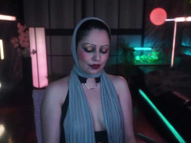 Alessa-Goreng, live now on BongaCams