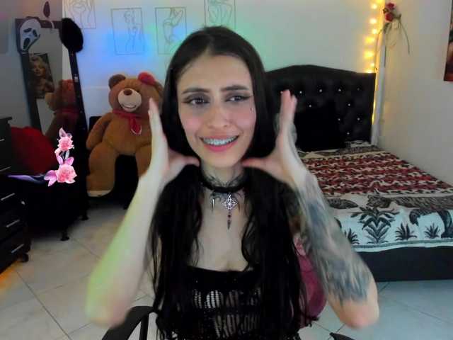 Melanny-lopez-18's BongaCams show and profile