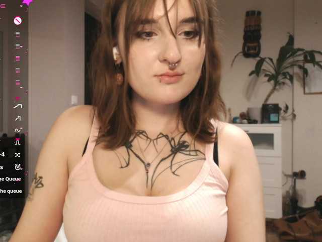 momorenaaa live cam on BongaCams