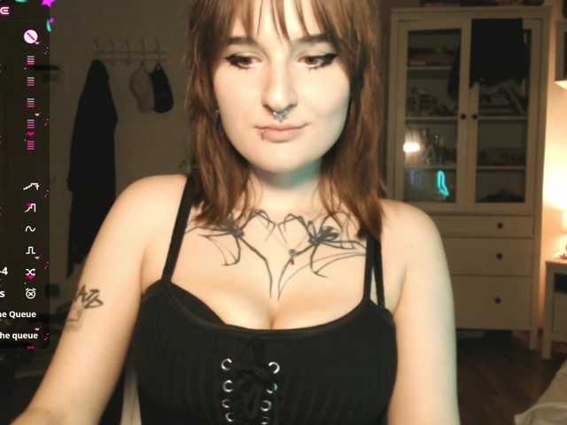 momorenaaa live cam preview