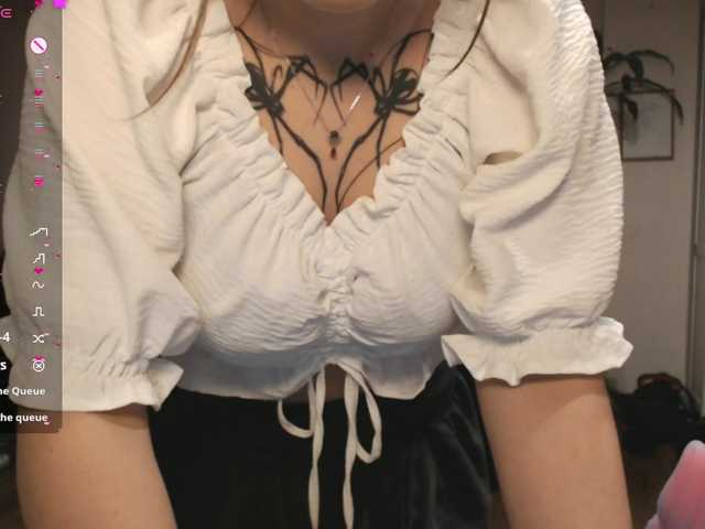 momorenaaa live cam on BongaCams
