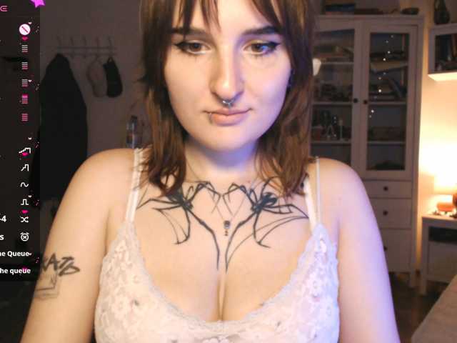 momorenaaa, live now on BongaCams