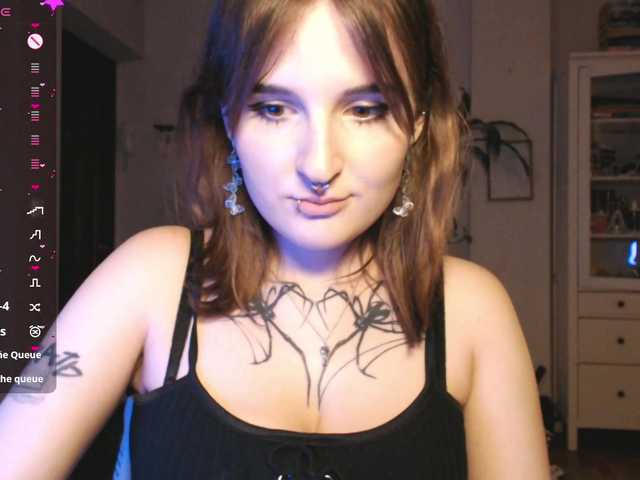 momorenaaa live cam on BongaCams