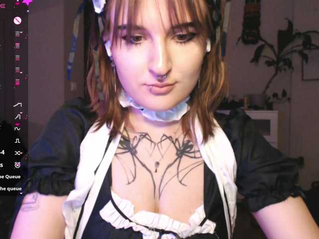momorenaaa live cam on BongaCams