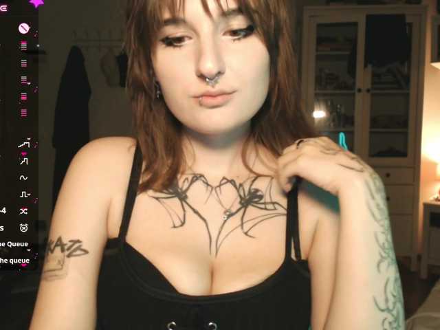 momorenaaa live cam on BongaCams