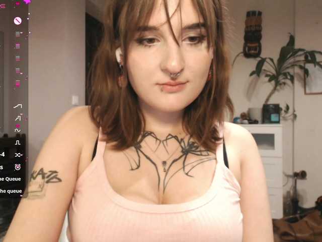 momorenaaa live cam on BongaCams