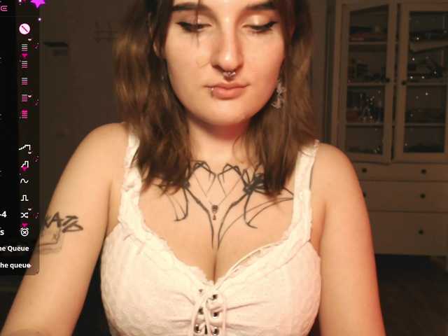 momorenaaa live cam on BongaCams