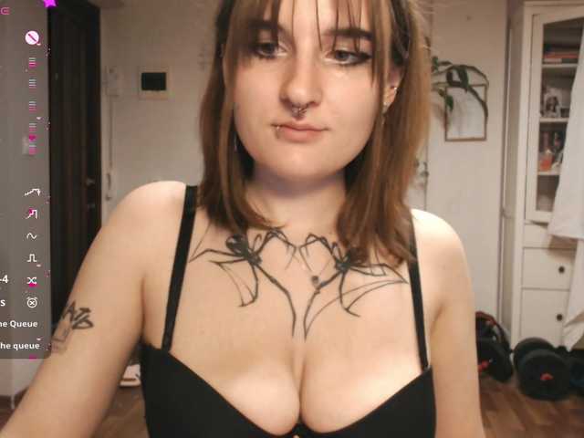 momorenaaa live webcam show