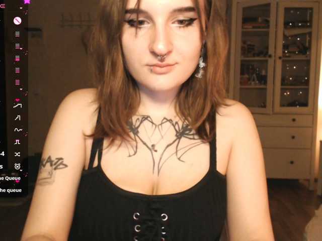 momorenaaa live cam on BongaCams