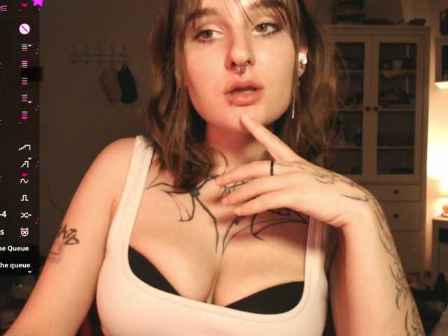 momorenaaa live webcam show