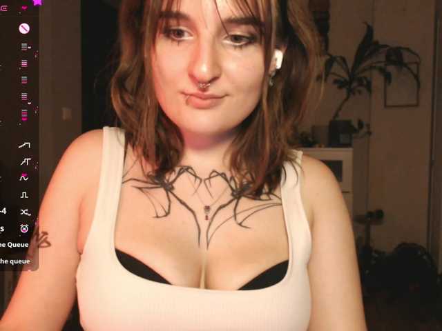 momorenaaa live webcam show