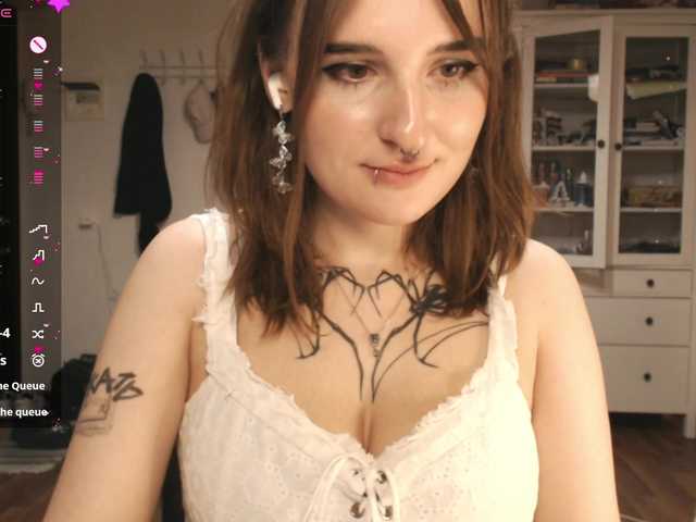 momorenaaa live cam preview