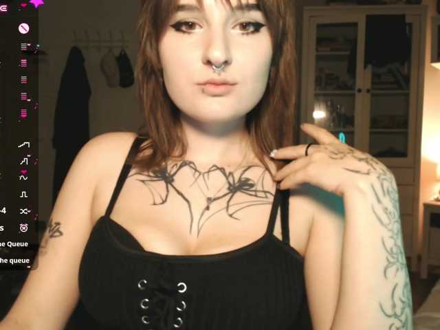 momorenaaa live cam on BongaCams