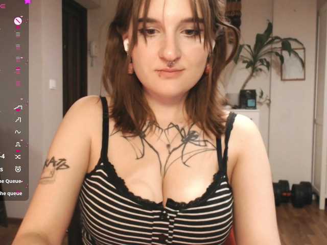 momorenaaa live cam on BongaCams