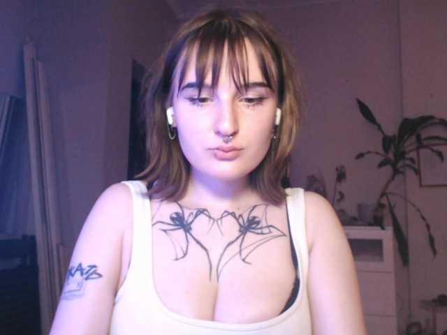 momorenaaa's BongaCams show and profile