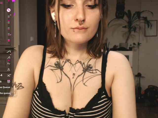 momorenaaa webcam
