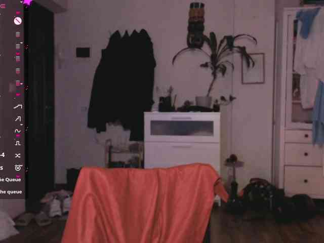 momorenaaa webcam