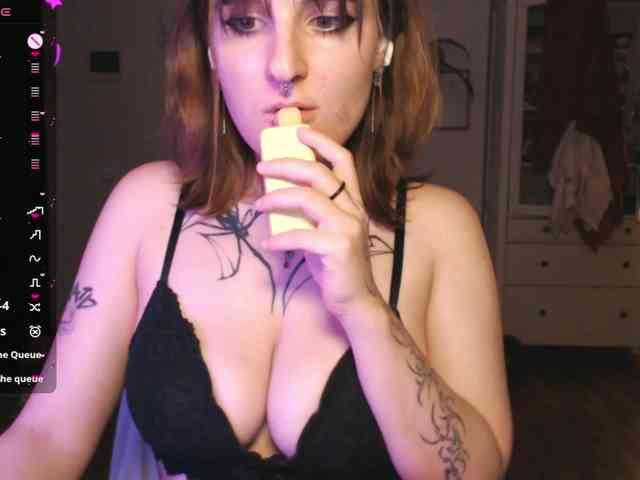 Modella: momorenaaa