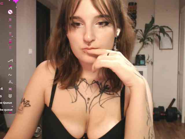 momorenaaa webcam