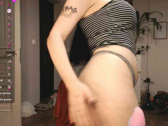 momorenaaa webcam