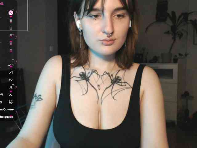 momorenaaa webcam