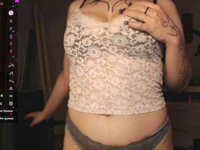momorenaaa webcam
