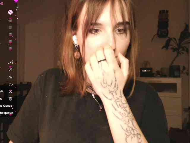 momorenaaa webcam