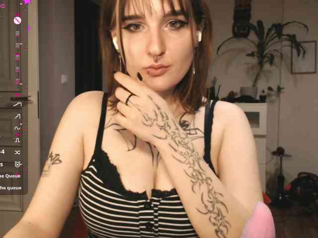 momorenaaa webcam