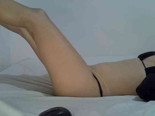 AlanaMartins webcam
