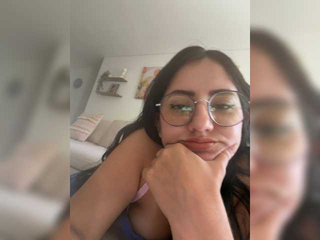 EvanShell1 live cam on BongaCams