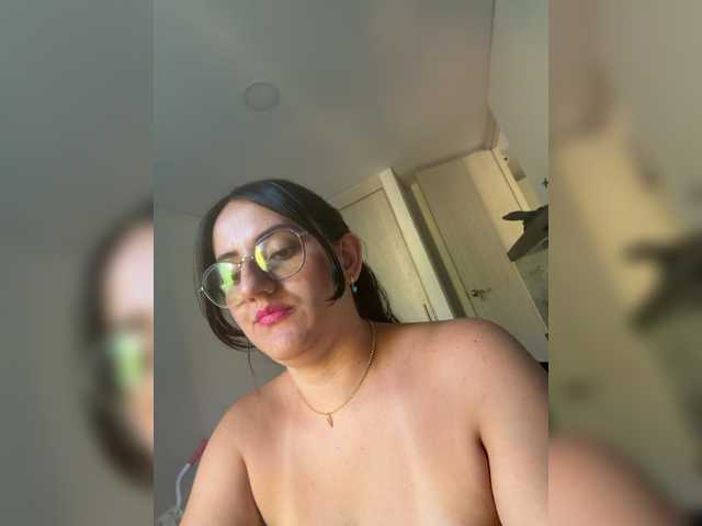 EvanShell1 live cam on BongaCams
