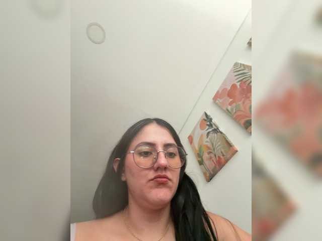 EvanShell1 live cam on BongaCams