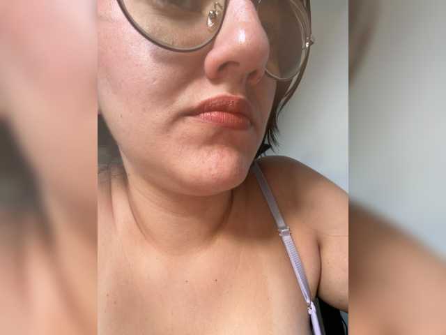 EvanShell1 live cam on BongaCams