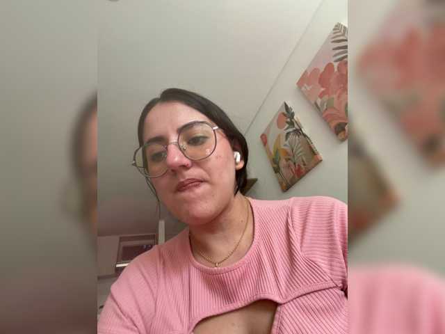 EvanShell1 live cam on BongaCams