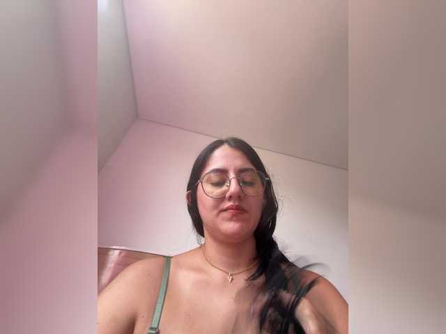 EvanShell1 live cam preview