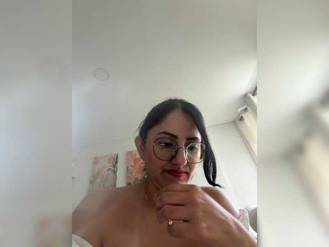 EvanShell1 live cam on BongaCams